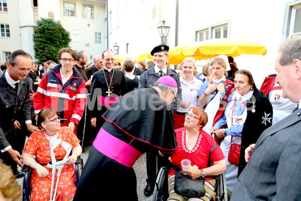 Bischofsweihe_Agape_18_bis_19_Uhr_Sonntagsblatt IMG_2422