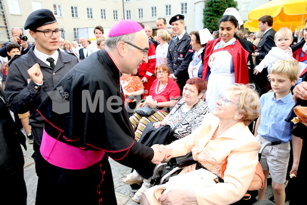 Bischofsweihe_Agape_18_bis_19_Uhr_Sonntagsblatt IMG_2426