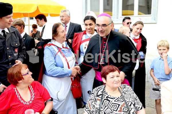 Bischofsweihe_Agape_18_bis_19_Uhr_Sonntagsblatt IMG_2428