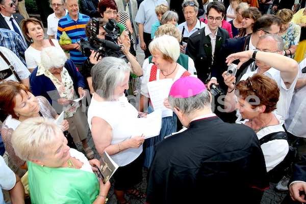 Bischofsweihe_Agape_18_bis_19_Uhr_Sonntagsblatt IMG_2462