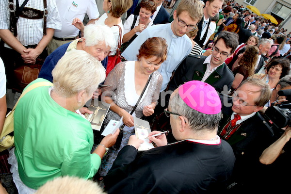 Bischofsweihe_Agape_18_bis_19_Uhr_Sonntagsblatt IMG_2470