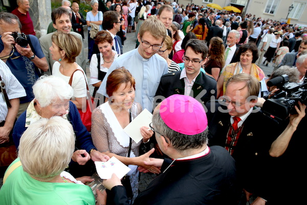 Bischofsweihe_Agape_18_bis_19_Uhr_Sonntagsblatt IMG_2471