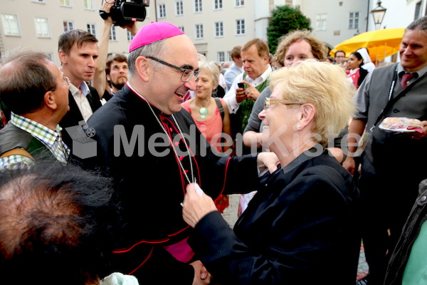 Bischofsweihe_Agape_18_bis_19_Uhr_Sonntagsblatt IMG_2477