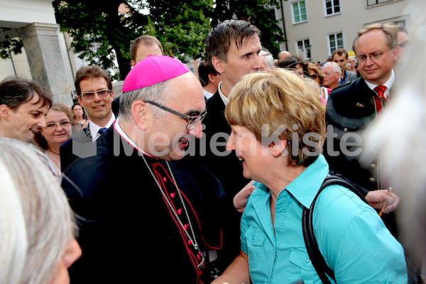 Bischofsweihe_Agape_18_bis_19_Uhr_Sonntagsblatt IMG_2484