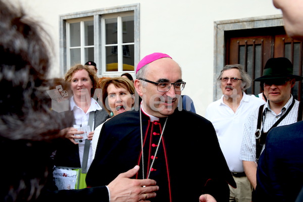 Bischofsweihe_Agape_18_bis_19_Uhr_Sonntagsblatt IMG_2486
