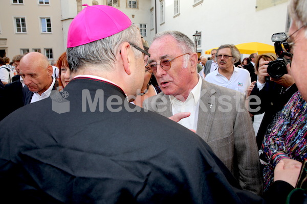 Bischofsweihe_Agape_18_bis_19_Uhr_Sonntagsblatt IMG_2494