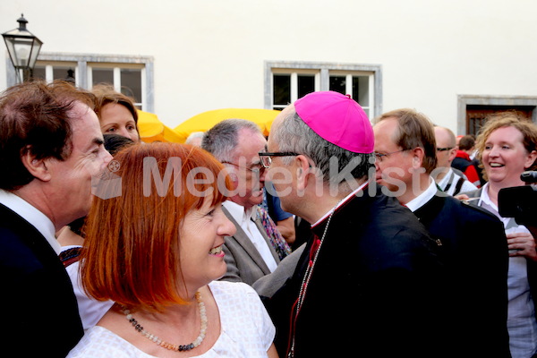 Bischofsweihe_Agape_18_bis_19_Uhr_Sonntagsblatt IMG_2499