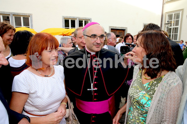 Bischofsweihe_Agape_18_bis_19_Uhr_Sonntagsblatt IMG_2501