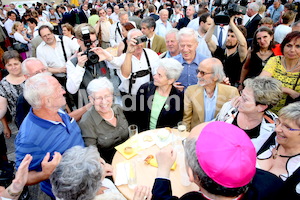 Bischofsweihe_Agape_18_bis_19_Uhr_Sonntagsblatt IMG_2517