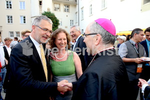 Bischofsweihe_Agape_18_bis_19_Uhr_Sonntagsblatt IMG_2519