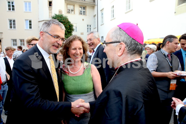 Bischofsweihe_Agape_18_bis_19_Uhr_Sonntagsblatt IMG_2519