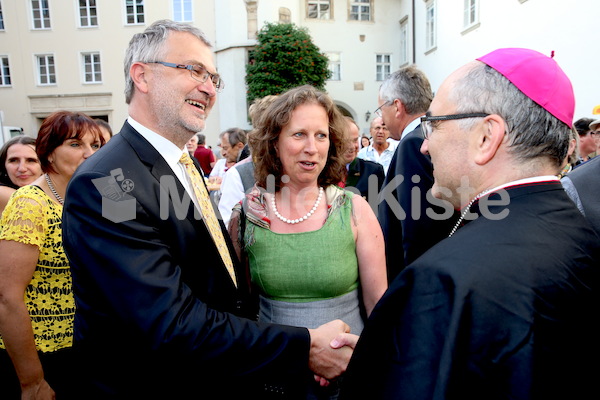Bischofsweihe_Agape_18_bis_19_Uhr_Sonntagsblatt IMG_2521