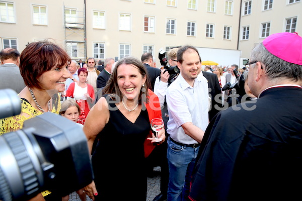 Bischofsweihe_Agape_18_bis_19_Uhr_Sonntagsblatt IMG_2523