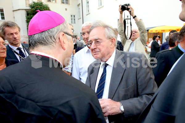 Bischofsweihe_Agape_18_bis_19_Uhr_Sonntagsblatt IMG_2528