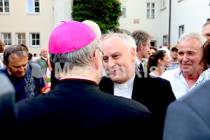 Bischofsweihe_Agape_18_bis_19_Uhr_Sonntagsblatt IMG_2532