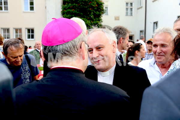Bischofsweihe_Agape_18_bis_19_Uhr_Sonntagsblatt IMG_2532