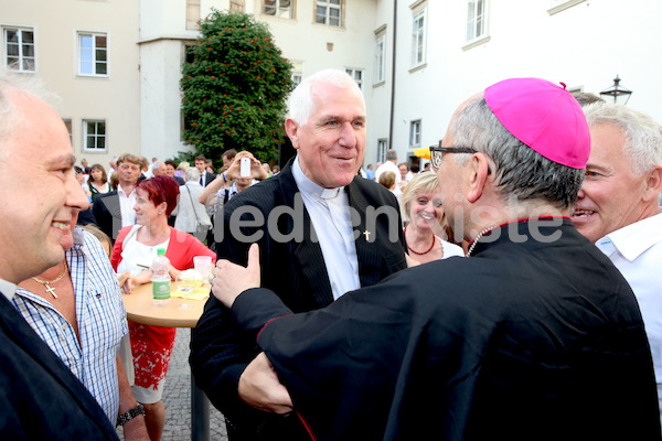 Bischofsweihe_Agape_18_bis_19_Uhr_Sonntagsblatt IMG_2533
