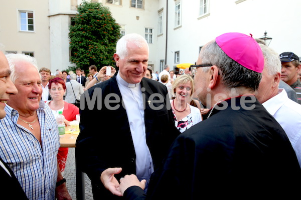Bischofsweihe_Agape_18_bis_19_Uhr_Sonntagsblatt IMG_2534