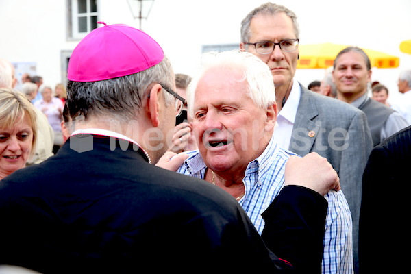 Bischofsweihe_Agape_18_bis_19_Uhr_Sonntagsblatt IMG_2537
