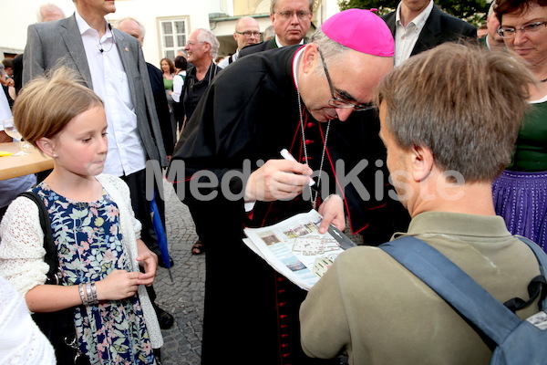 Bischofsweihe_Agape_18_bis_19_Uhr_Sonntagsblatt IMG_2543