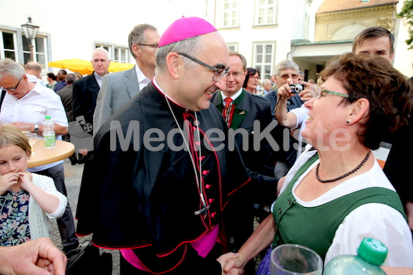 Bischofsweihe_Agape_18_bis_19_Uhr_Sonntagsblatt IMG_2546