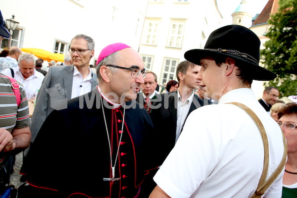 Bischofsweihe_Agape_18_bis_19_Uhr_Sonntagsblatt IMG_2549
