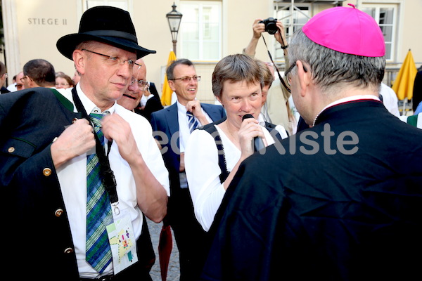 Bischofsweihe_Agape_18_bis_19_Uhr_Sonntagsblatt IMG_2554