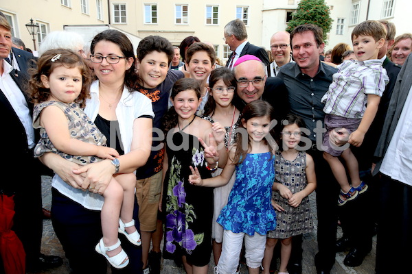 Bischofsweihe_Agape_18_bis_19_Uhr_Sonntagsblatt IMG_2571