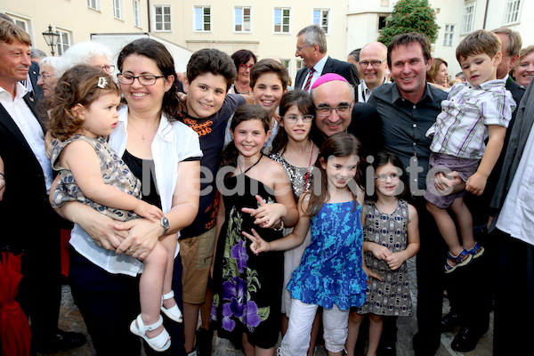 Bischofsweihe_Agape_18_bis_19_Uhr_Sonntagsblatt IMG_2575