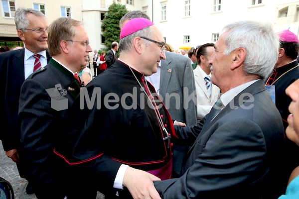 Bischofsweihe_Agape_18_bis_19_Uhr_Sonntagsblatt IMG_2592