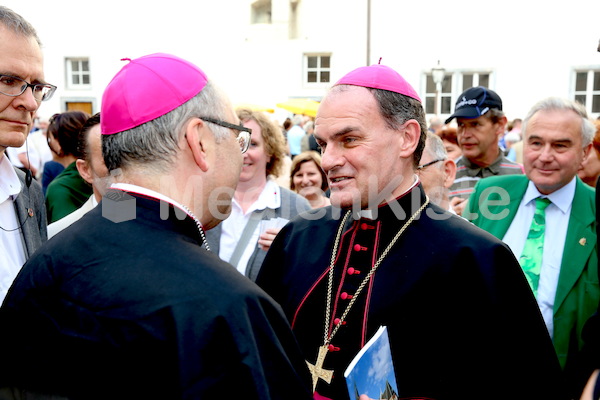 Bischofsweihe_Agape_18_bis_19_Uhr_Sonntagsblatt IMG_2593