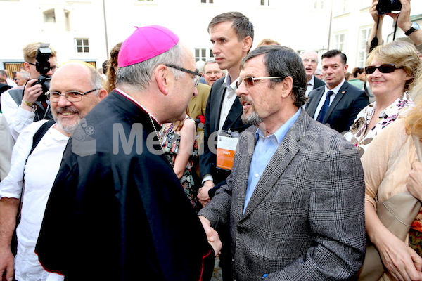 Bischofsweihe_Agape_18_bis_19_Uhr_Sonntagsblatt IMG_2610