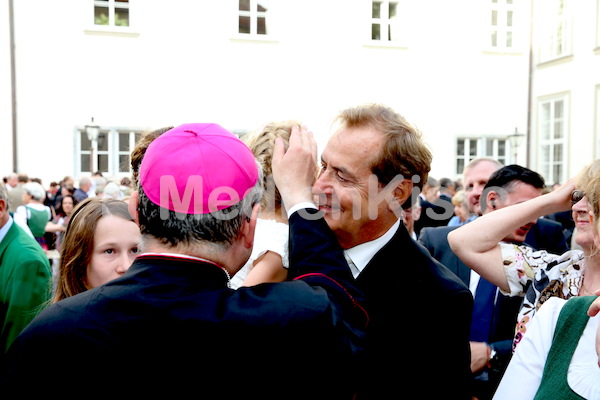 Bischofsweihe_Agape_18_bis_19_Uhr_Sonntagsblatt IMG_2620