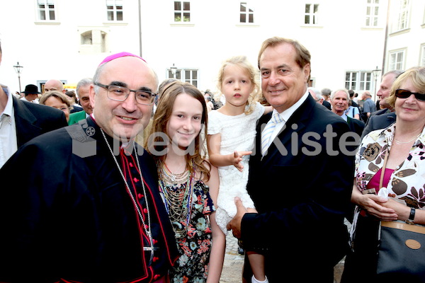 Bischofsweihe_Agape_18_bis_19_Uhr_Sonntagsblatt IMG_2627