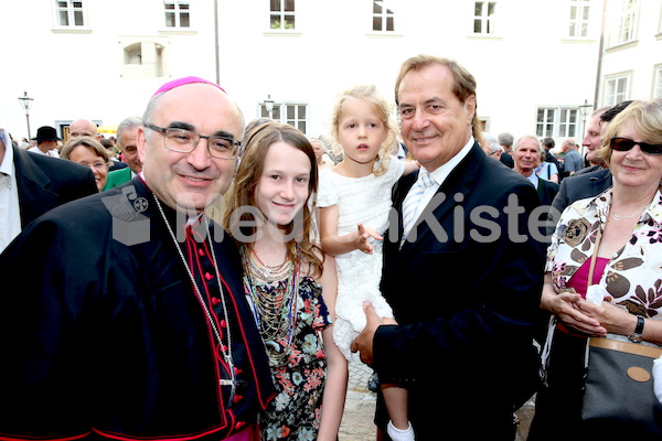 Bischofsweihe_Agape_18_bis_19_Uhr_Sonntagsblatt IMG_2628