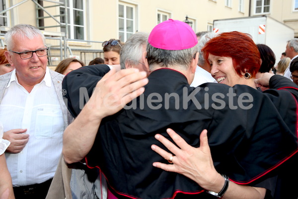 Bischofsweihe_Agape_18_bis_19_Uhr_Sonntagsblatt IMG_2657