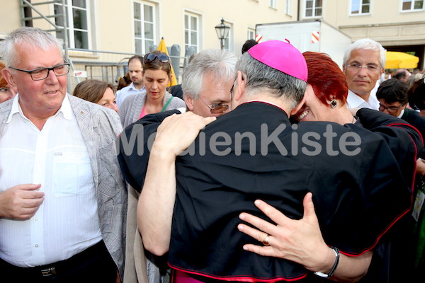 Bischofsweihe_Agape_18_bis_19_Uhr_Sonntagsblatt IMG_2658
