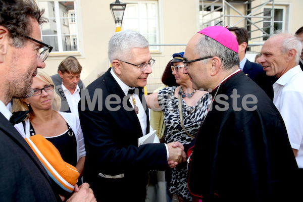 Bischofsweihe_Agape_18_bis_19_Uhr_Sonntagsblatt IMG_2695