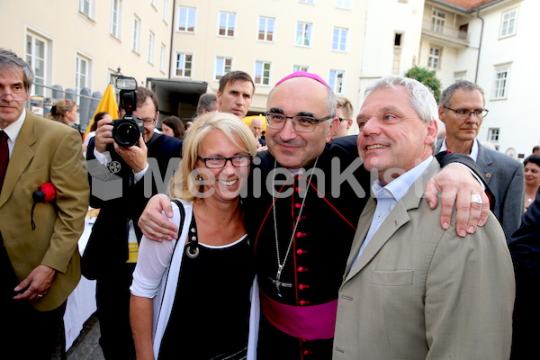 Bischofsweihe_Agape_18_bis_19_Uhr_Sonntagsblatt IMG_2711