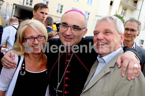 Bischofsweihe_Agape_18_bis_19_Uhr_Sonntagsblatt IMG_2714