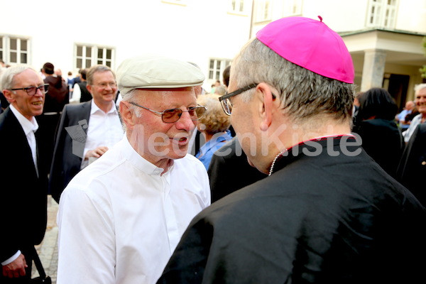 Bischofsweihe_Agape_18_bis_19_Uhr_Sonntagsblatt IMG_2718
