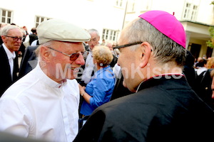 Bischofsweihe_Agape_18_bis_19_Uhr_Sonntagsblatt IMG_2719