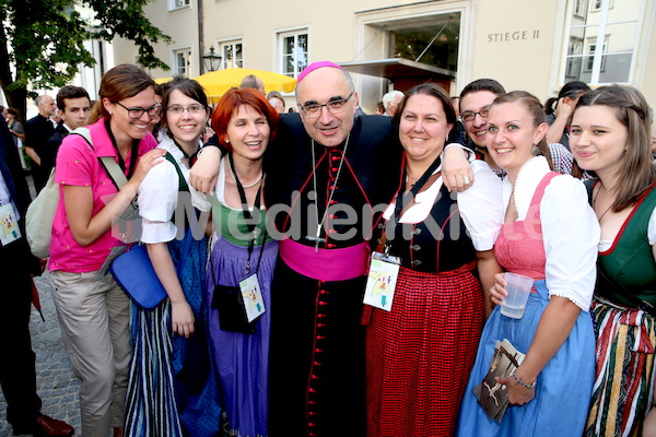 Bischofsweihe_Agape_18_bis_19_Uhr_Sonntagsblatt IMG_2729