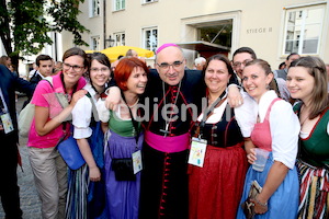 Bischofsweihe_Agape_18_bis_19_Uhr_Sonntagsblatt IMG_2733