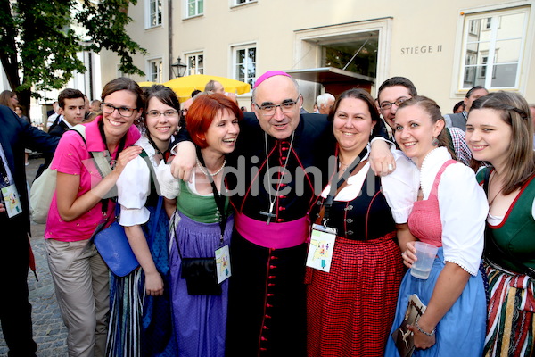 Bischofsweihe_Agape_18_bis_19_Uhr_Sonntagsblatt IMG_2733