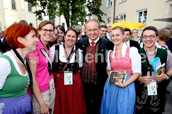 Bischofsweihe_Agape_18_bis_19_Uhr_Sonntagsblatt IMG_2751