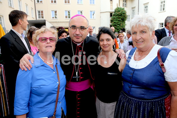 Bischofsweihe_Agape_18_bis_19_Uhr_Sonntagsblatt IMG_2756