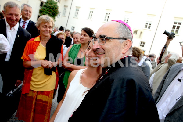Bischofsweihe_Agape_18_bis_19_Uhr_Sonntagsblatt IMG_2763