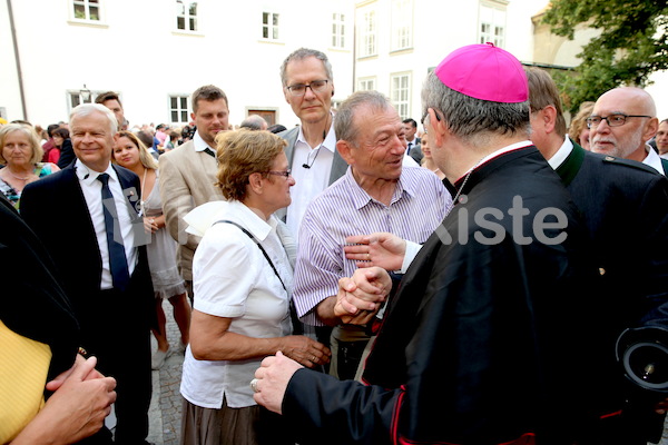 Bischofsweihe_Agape_18_bis_19_Uhr_Sonntagsblatt IMG_2776