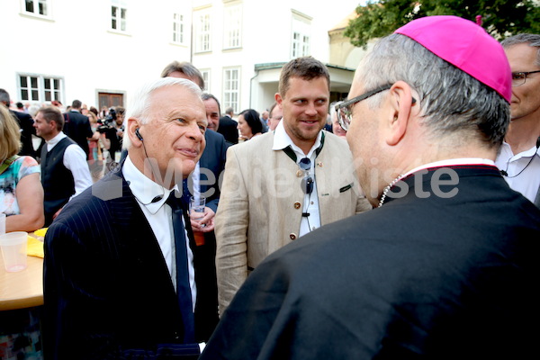 Bischofsweihe_Agape_18_bis_19_Uhr_Sonntagsblatt IMG_2777